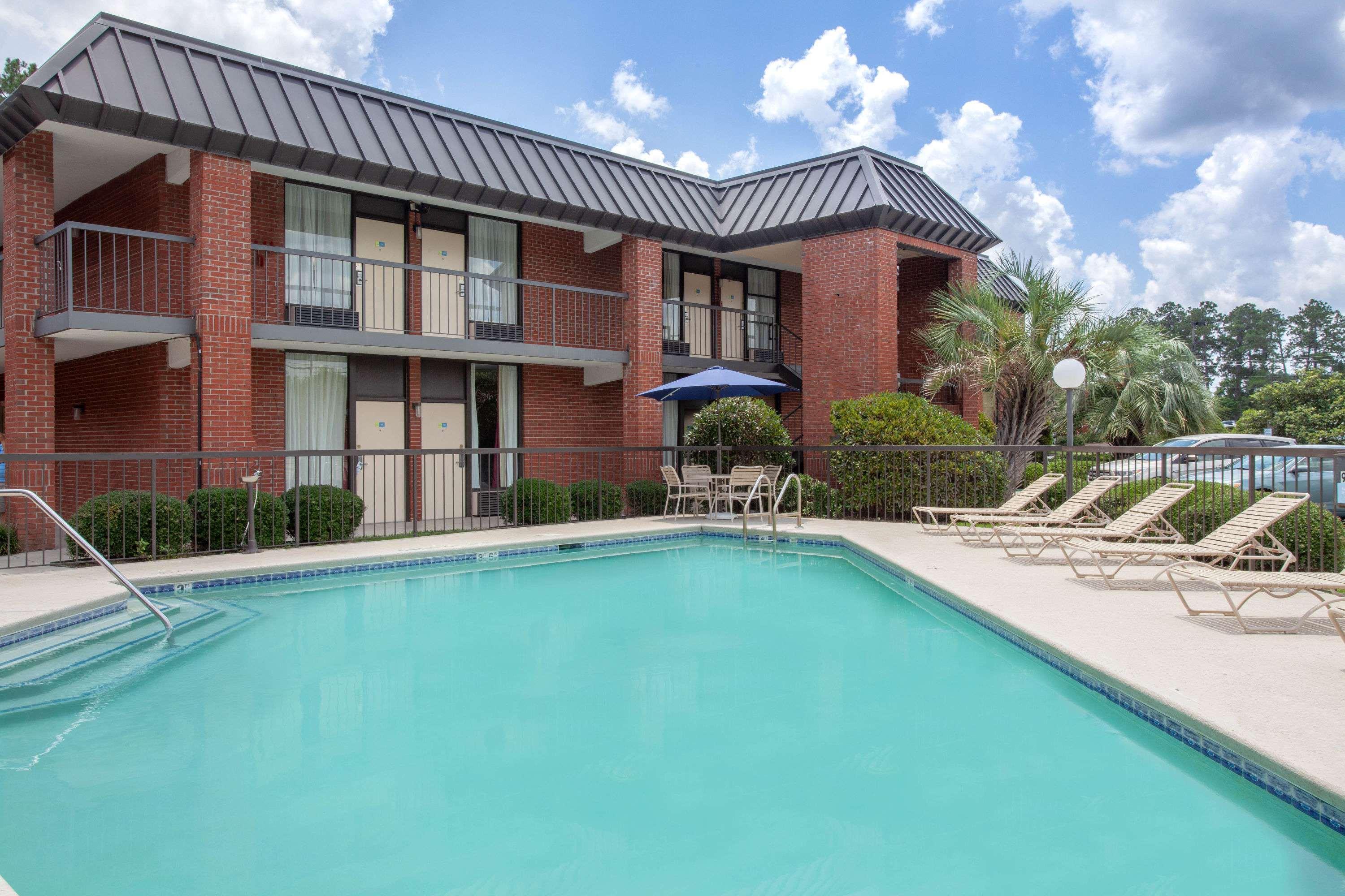 Days Inn By Wyndham Statesboro Dış mekan fotoğraf