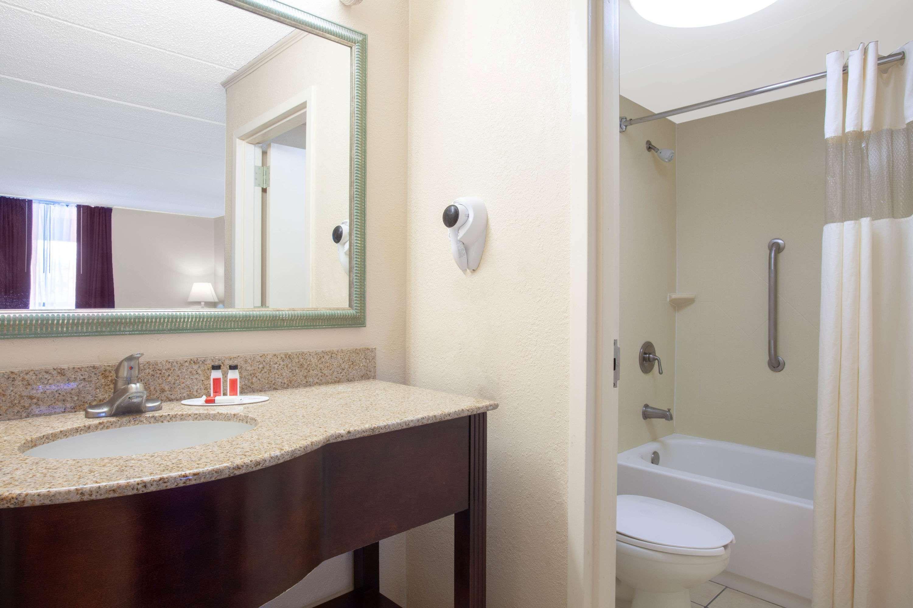 Days Inn By Wyndham Statesboro Dış mekan fotoğraf