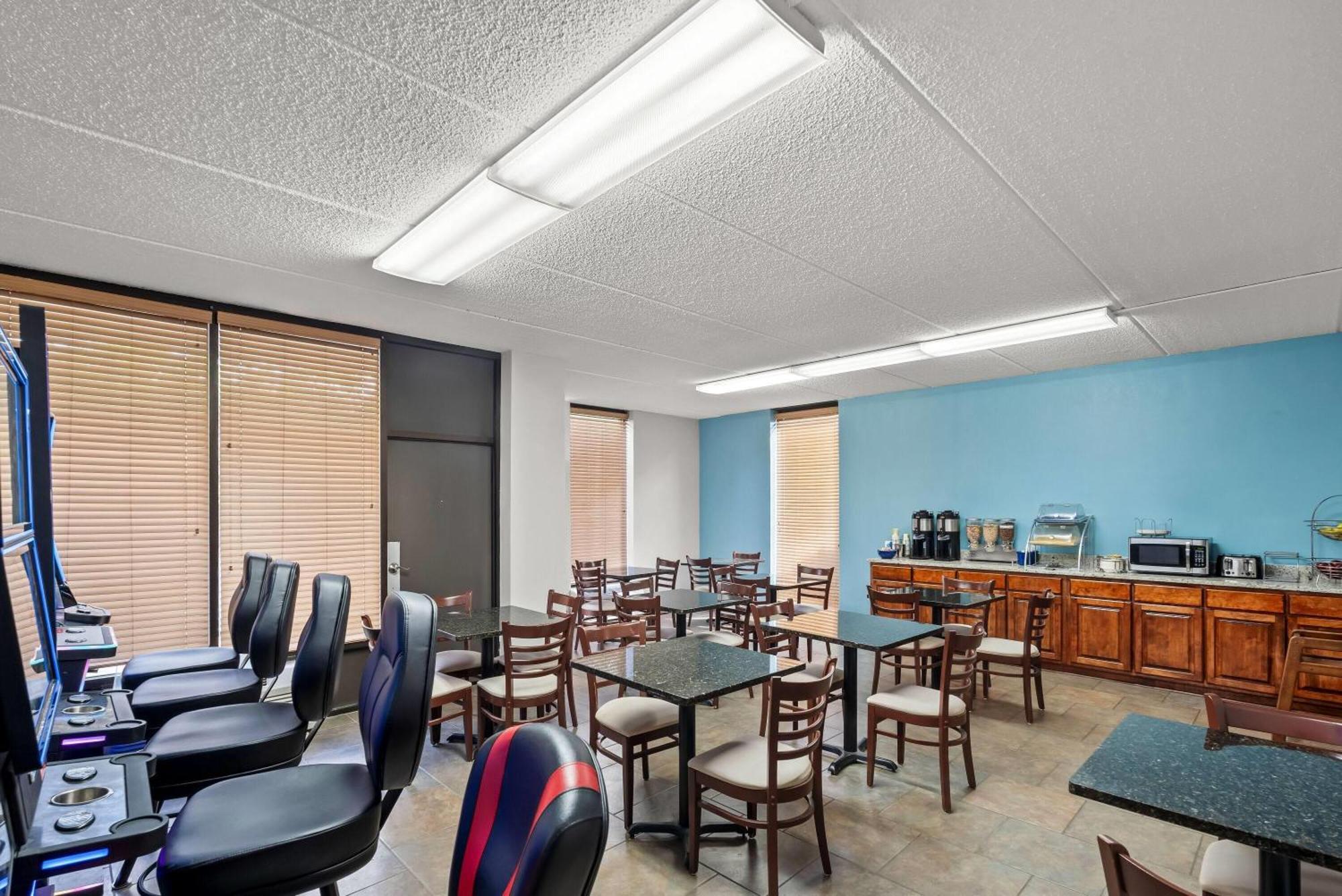 Days Inn By Wyndham Statesboro Dış mekan fotoğraf
