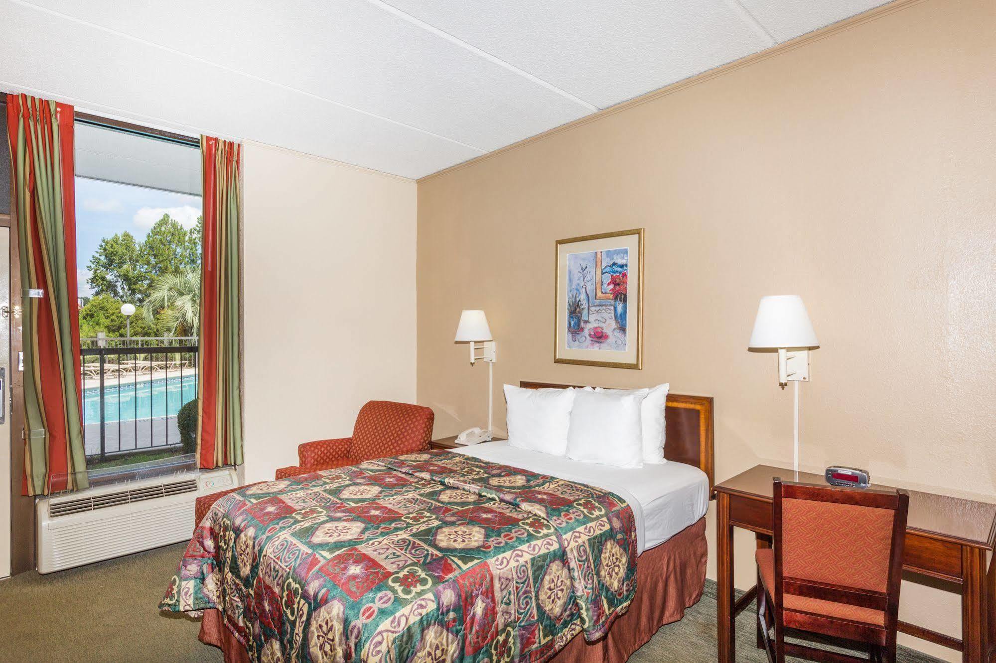 Days Inn By Wyndham Statesboro Dış mekan fotoğraf