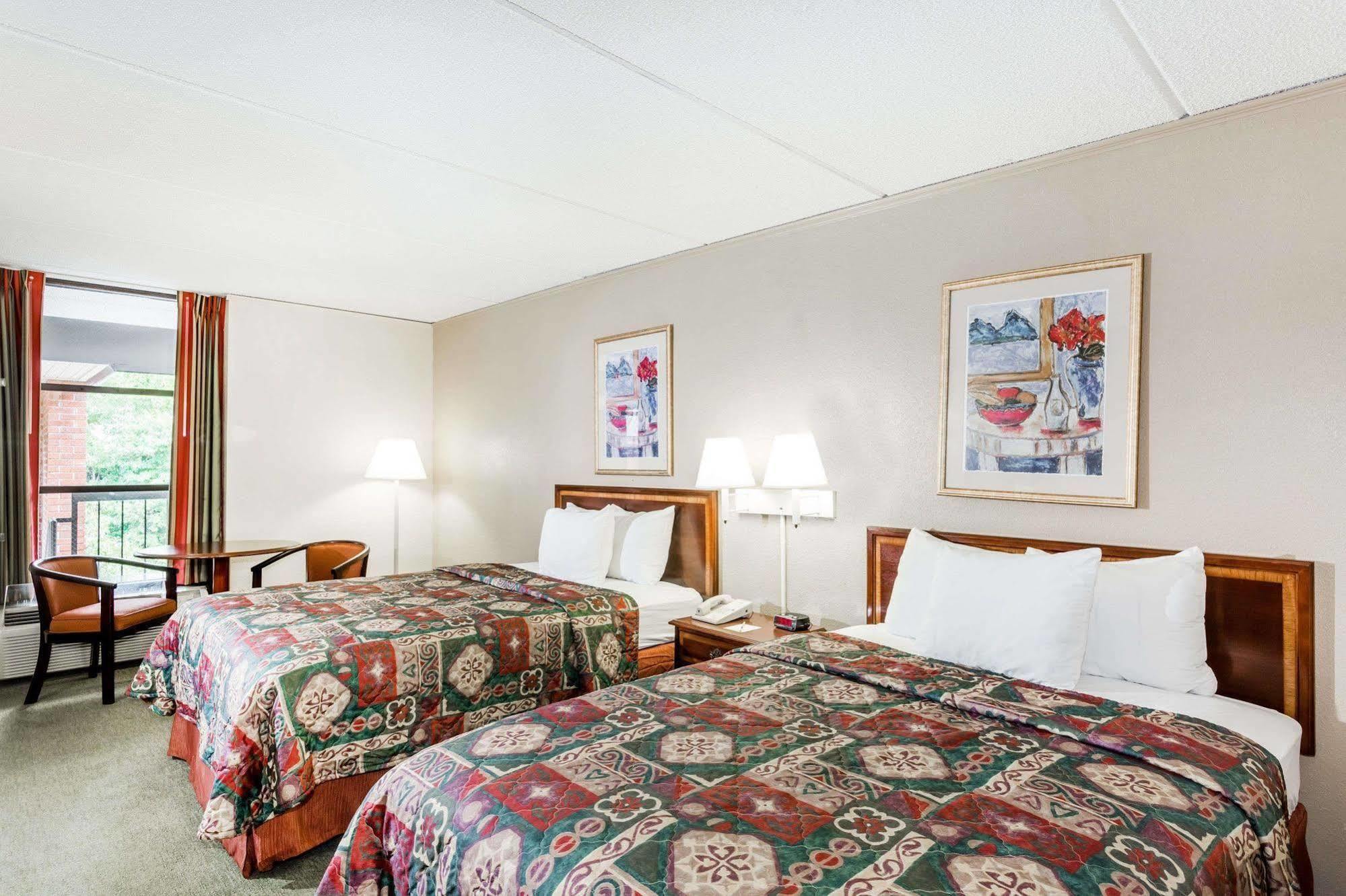 Days Inn By Wyndham Statesboro Dış mekan fotoğraf